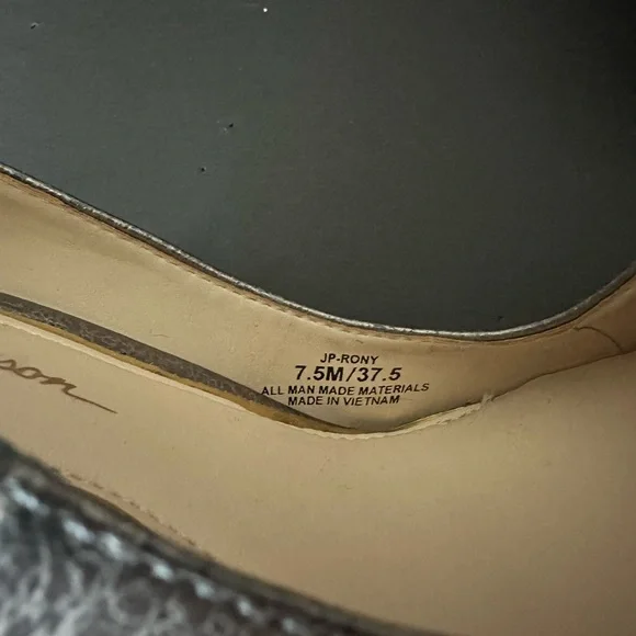 NWOT Jessica Simpson Pewter heels - Picture 5 of 11